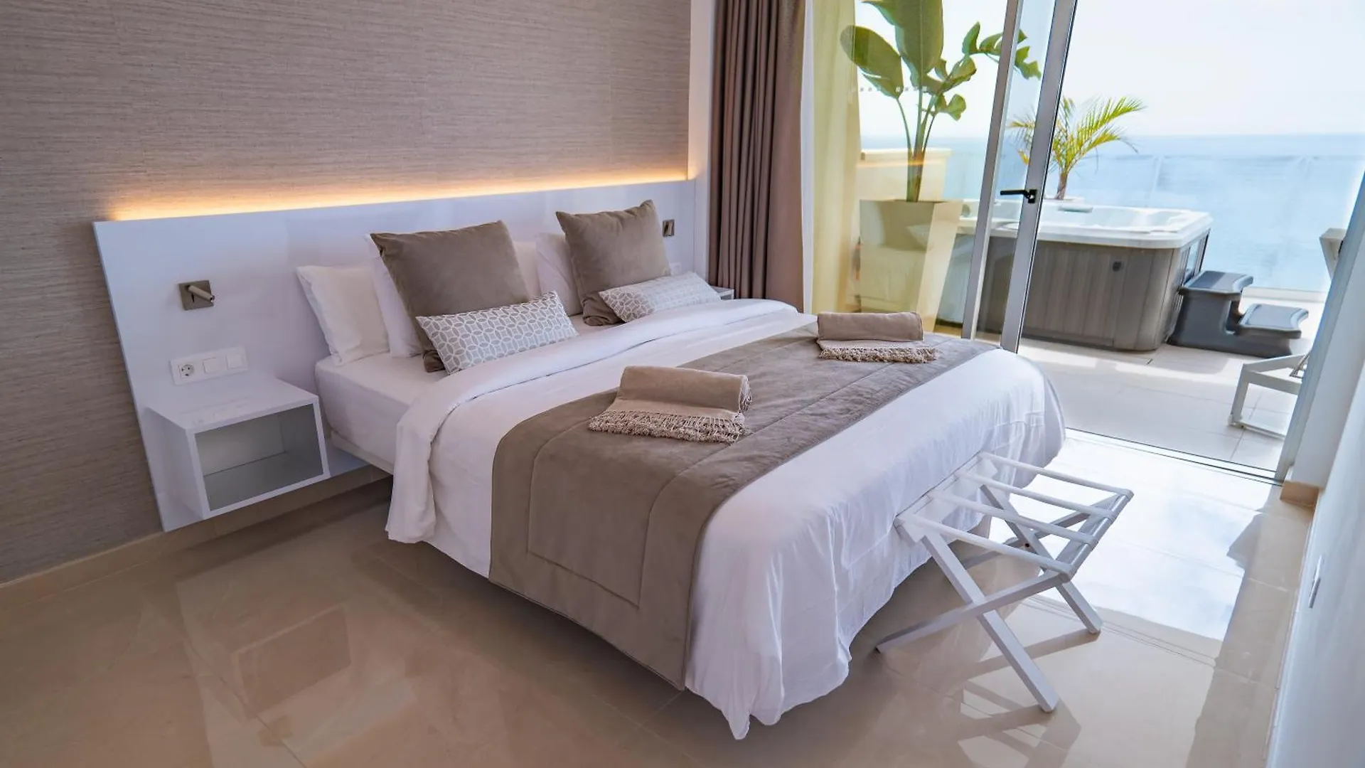 Grand Horizon Luxury Boutique Apartments Puerto Rico  Spanien