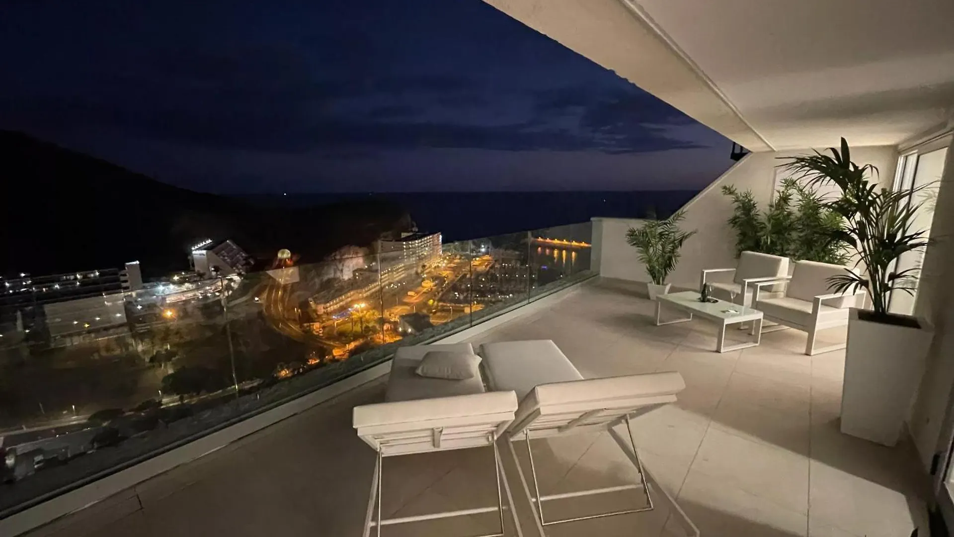 Grand Horizon Luxury Boutique Apartments Puerto Rico  Spain